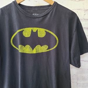 Batman Black Yellow Retro Logo Graphic Print Tee Large 22x26
